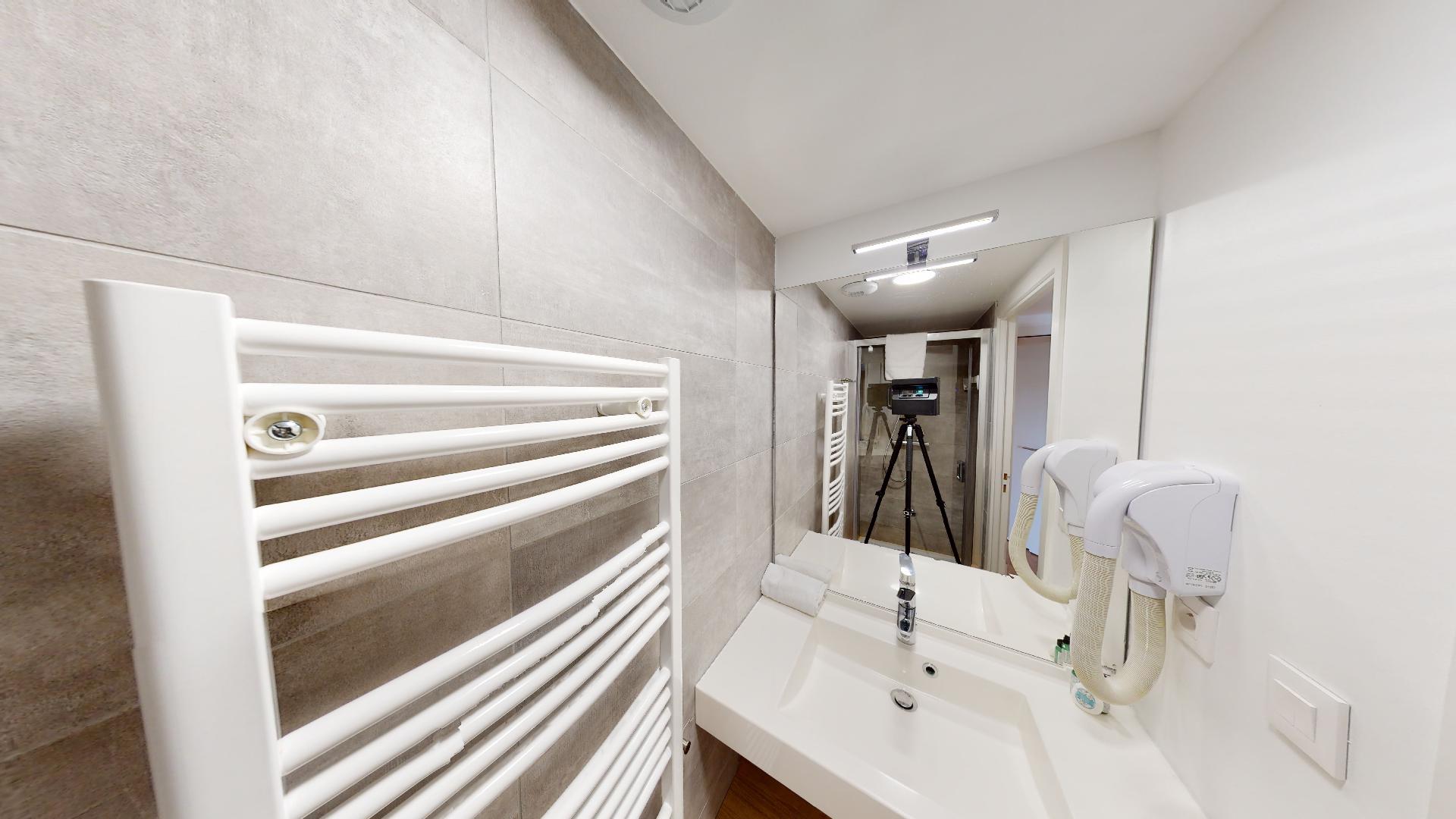 0a4aee20-f097-4baf-b831-b5208dc8ec51