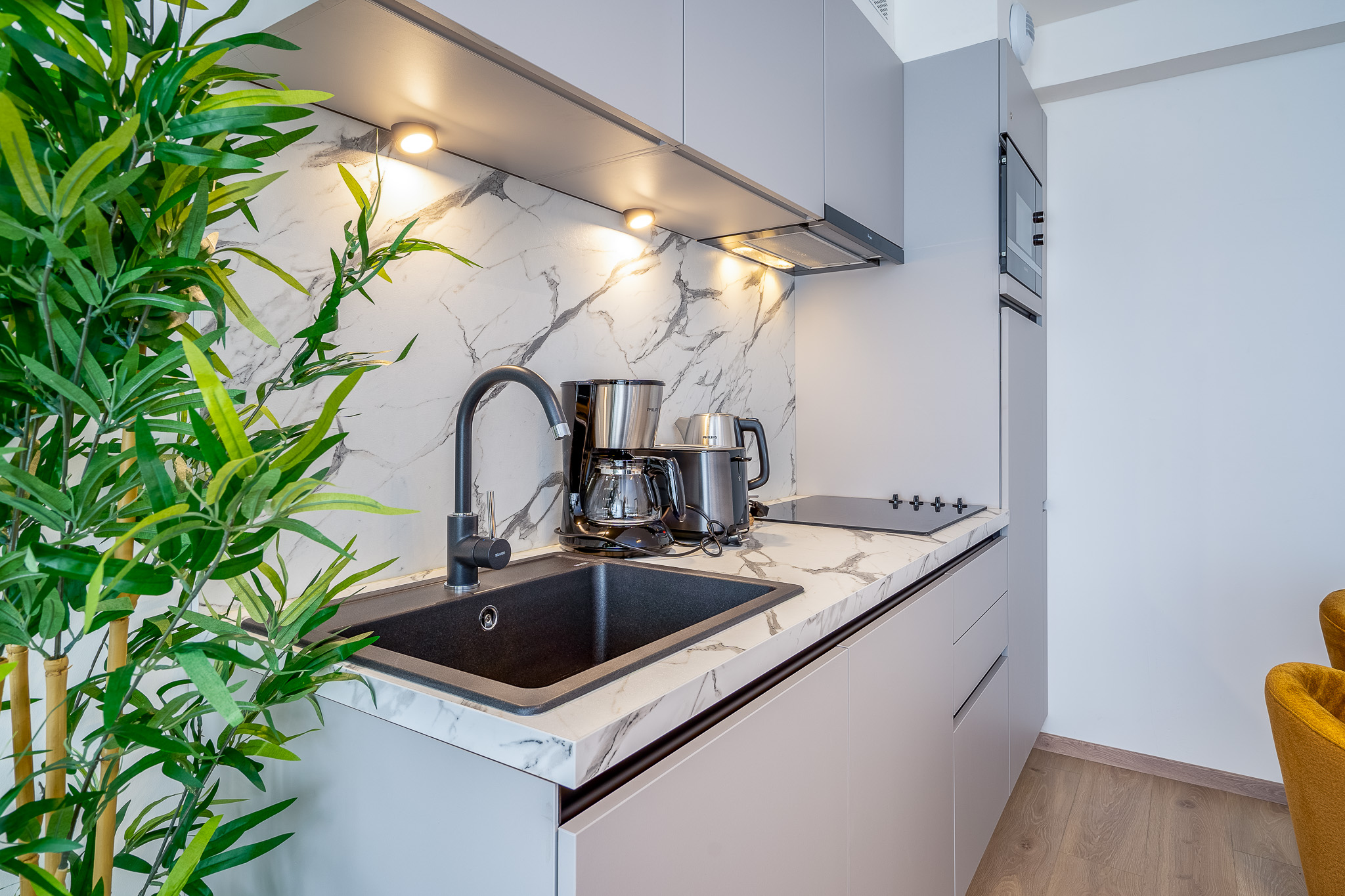 18c2a632-41c8-474e-8924-bb0283425678