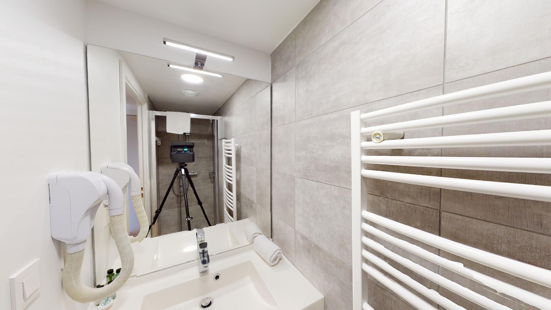 26ed0395-07a7-4dc2-8eeb-c6331c5578bc