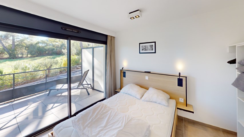 7d5c54ea-17a4-4952-bda0-5e3f403f51f9