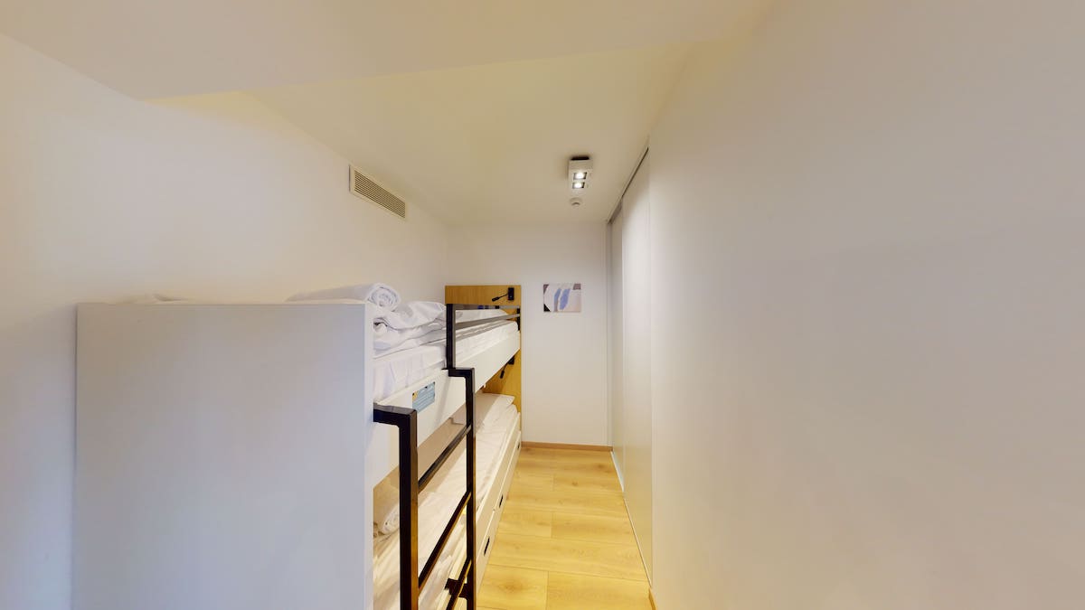 8a7728ab-28fc-40e8-ac25-3e6ddd5b82ab