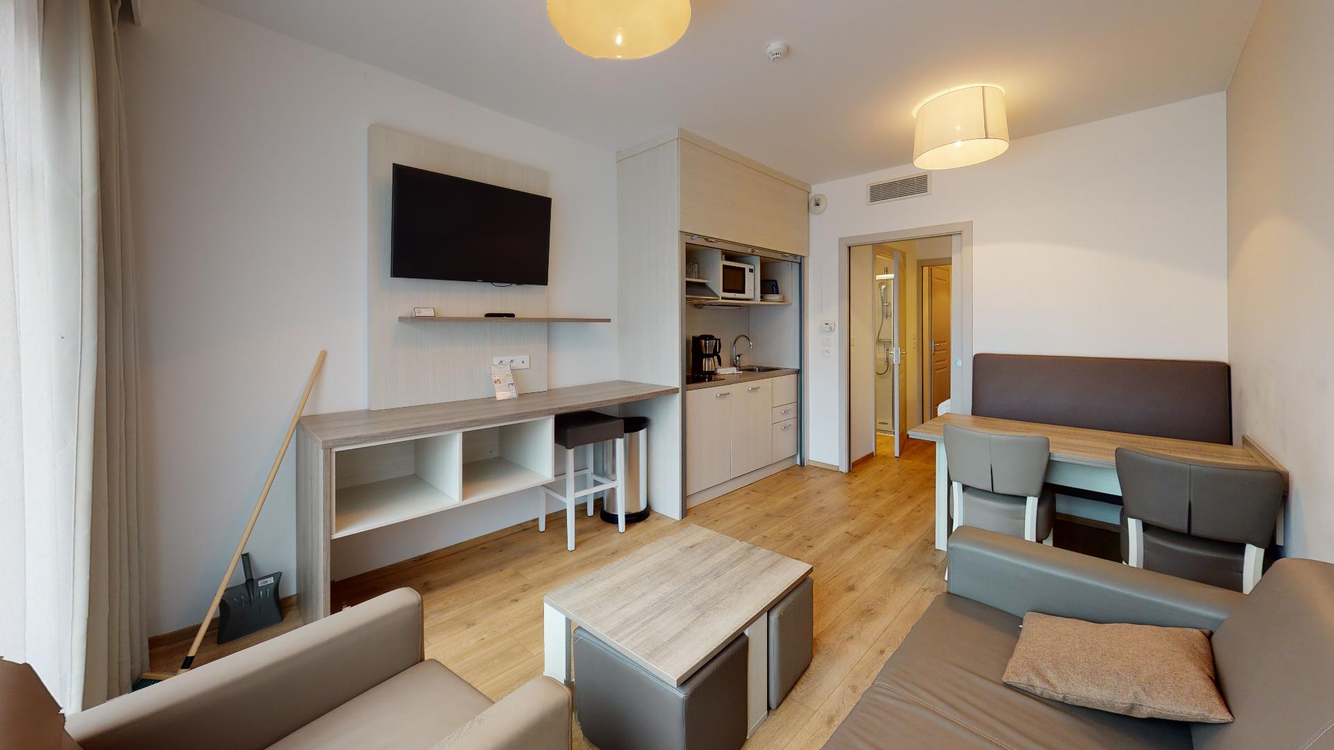 a24cc9d8-c86f-4842-bac1-cada485a8276