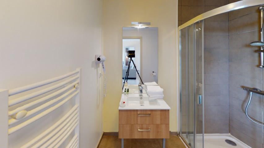 abde52e7-5641-4f84-824f-8c9ef5a8f02f