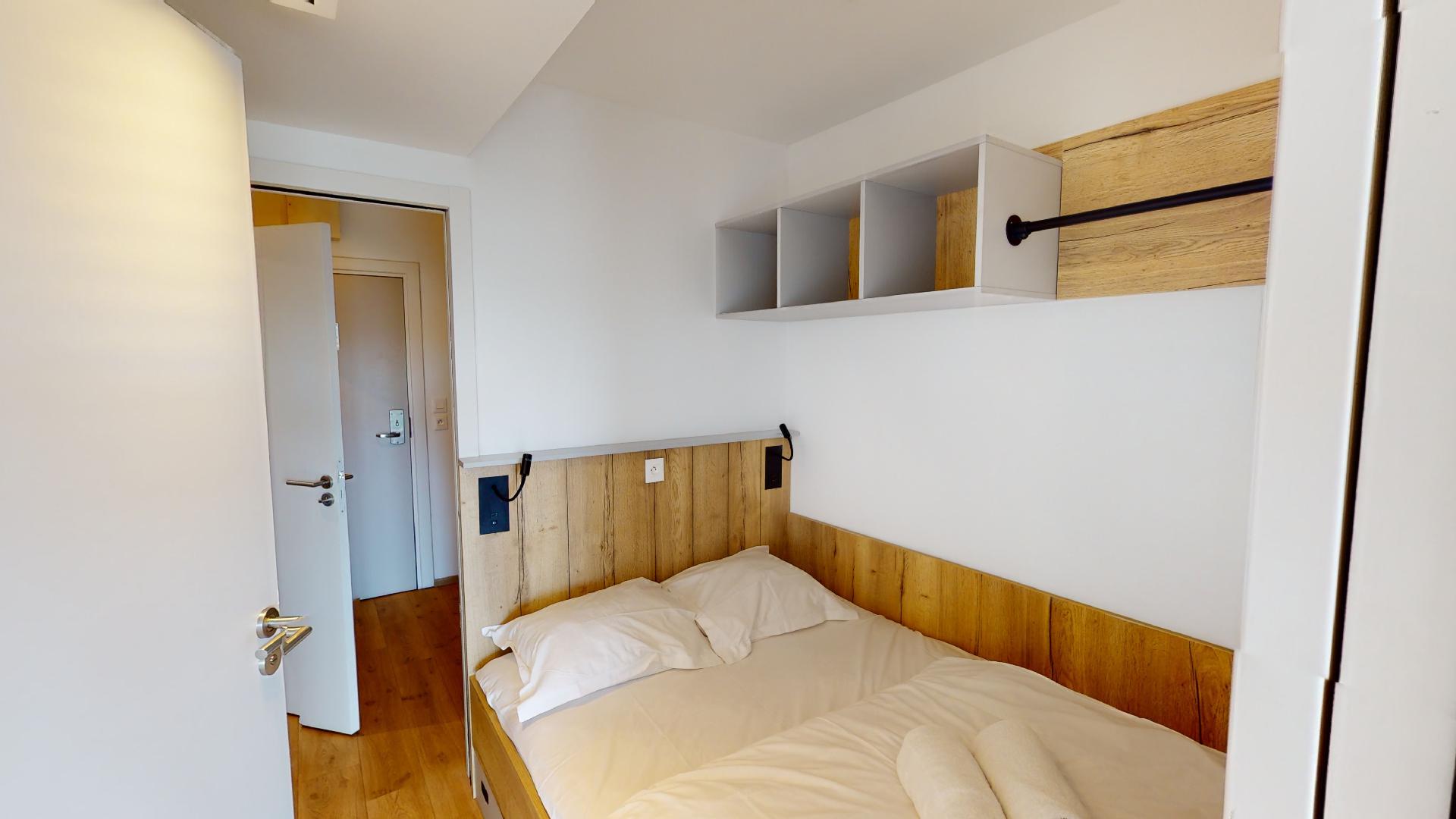 c65ba5e1-1313-40b1-b82c-16fc615641b4