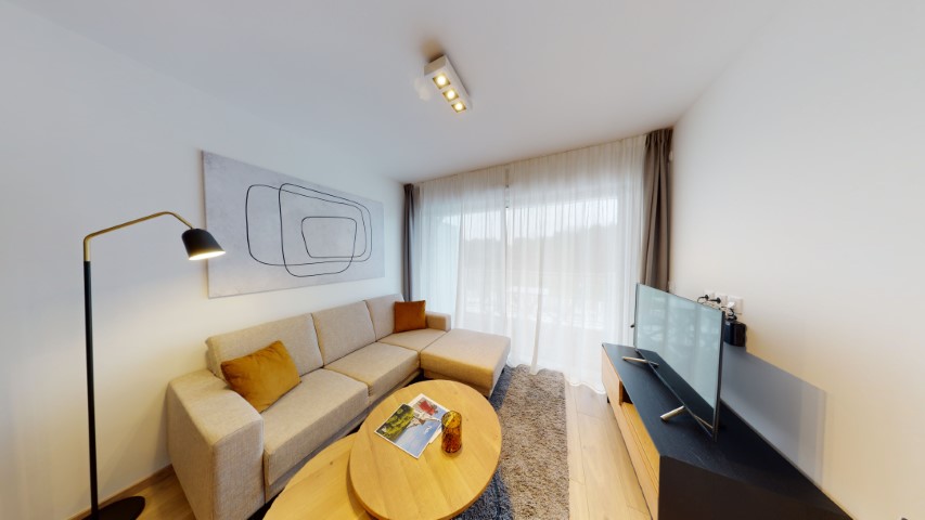 e6fce571-5afb-4472-a203-230362dd0716